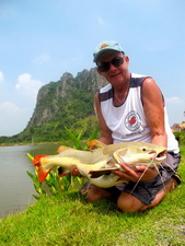 Redtail catfish thailand fishing