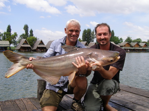 Filming River Monsters at Bungsamran Lake in Bangkok for Mekong catfish with Jeremy Wade