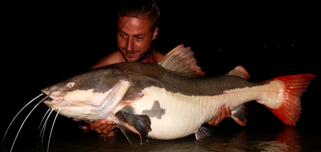 Thailand's biggest carp fishing at Jurassic Fishing Park