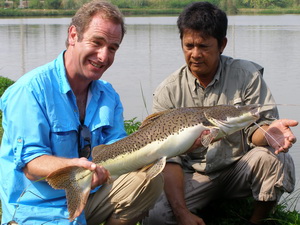 Robson Green guided by Fish Thailand filming Extreme Fishing Thailand - Tiger Redtail Catfish Hybrid