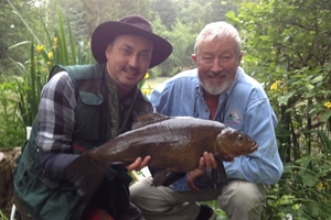 Eddie Mounce & John Wilson tench fishing in Norfolk at John's private Lake House