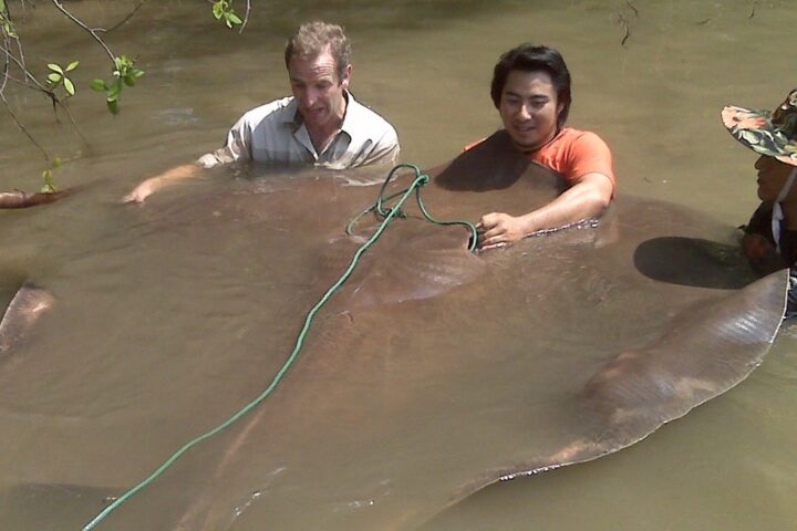 Robson Green stingray Extreme Fishing Thailand