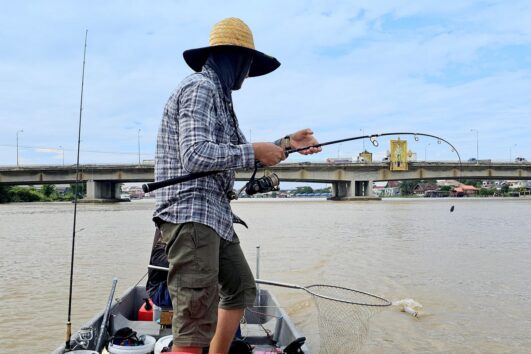 Chao Phraya River fishing in Bangkok