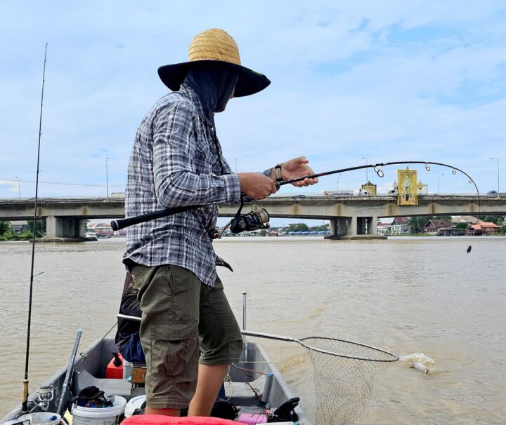 Chao Phraya River fishing in Bangkok