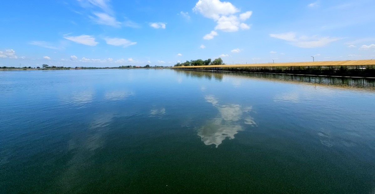 Huge fishing lake in Thailand